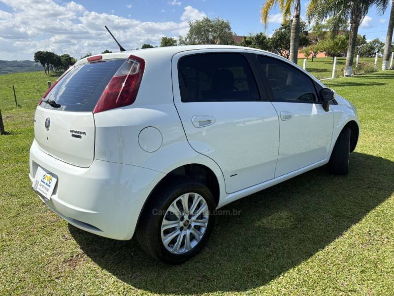 FIAT - PUNTO - 2010/2011 - Branca - R$ 35.000,00