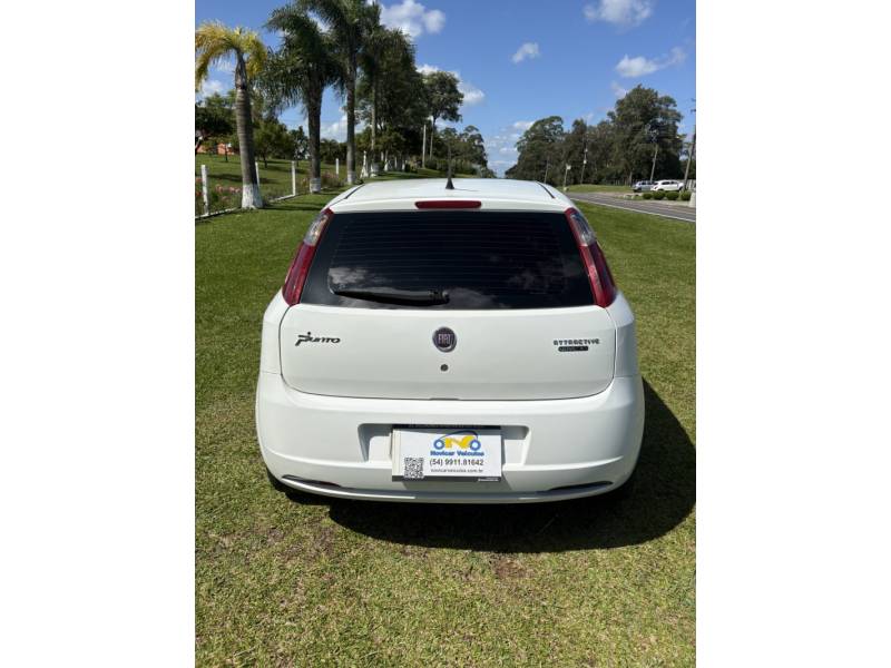 FIAT - PUNTO - 2010/2011 - Branca - R$ 35.000,00