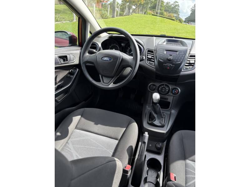 FORD - FIESTA - 2014/2014 - Vermelha - R$ 45.500,00