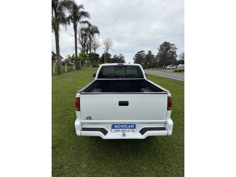 CHEVROLET - S10 - 1996/1996 - Branca - R$ 35.000,00