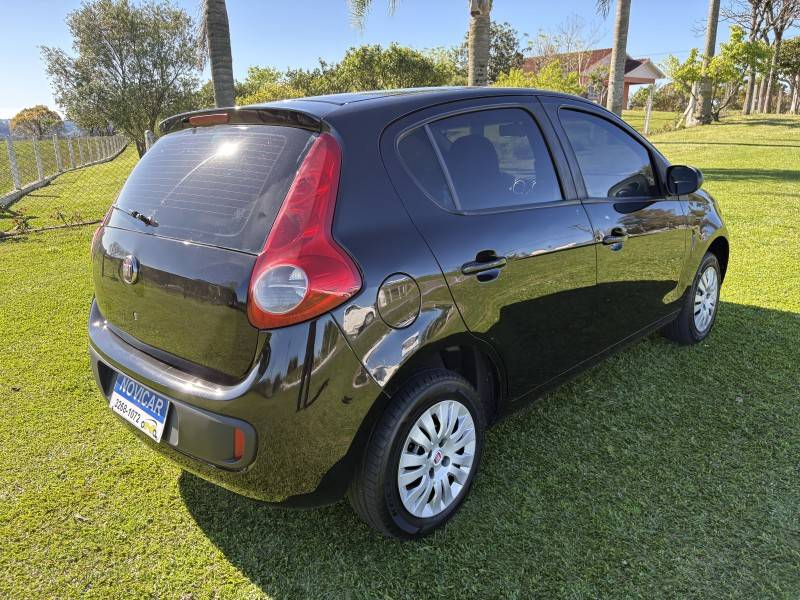 FIAT - PALIO - 2012/2013 - Preta - R$ 33.000,00
