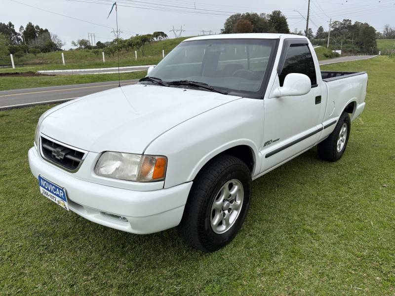 CHEVROLET - S10 - 1996/1996 - Branca - R$ 35.000,00
