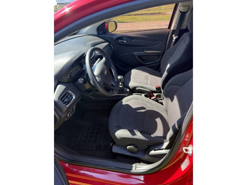 CHEVROLET - ONIX - 2015/2015 - Vermelha - R$ 49.500,00