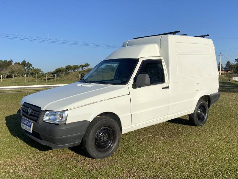 FIAT - FIORINO - 2011/2012 - Branca - R$ 38.500,00