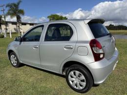 TOYOTA - ETIOS - 2019/2020 - Prata - R$ 59.900,00