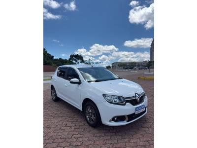 RENAULT - SANDERO - 2014/2015 - Branca - R$ 42.900,00