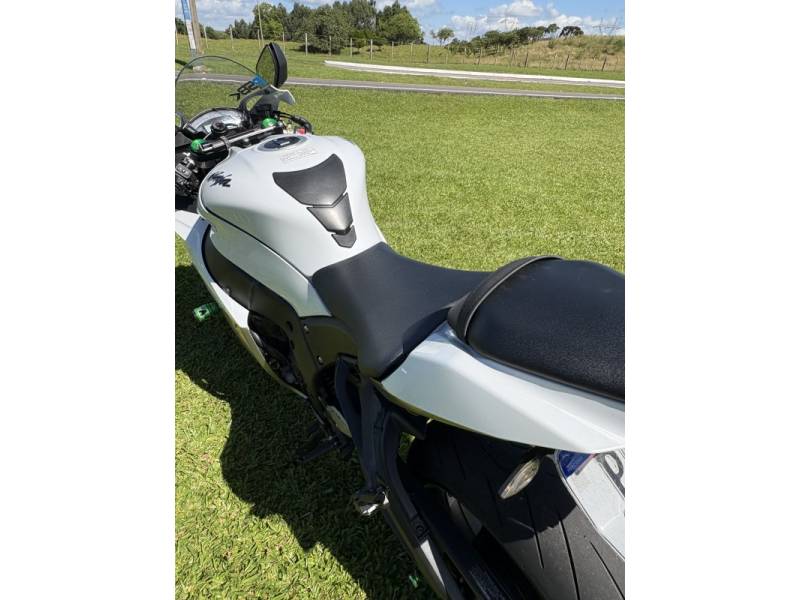 KAWASAKI - NINJA ZX-10R - 2019/2019 - Branca - R$ 68.000,00