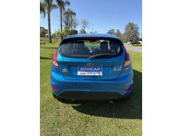 FORD - FIESTA - 2015/2016 - Azul - R$ 52.500,00
