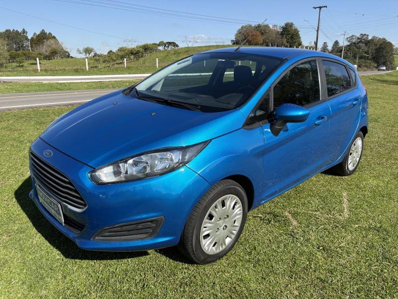 FORD - FIESTA - 2015/2016 - Azul - R$ 52.500,00
