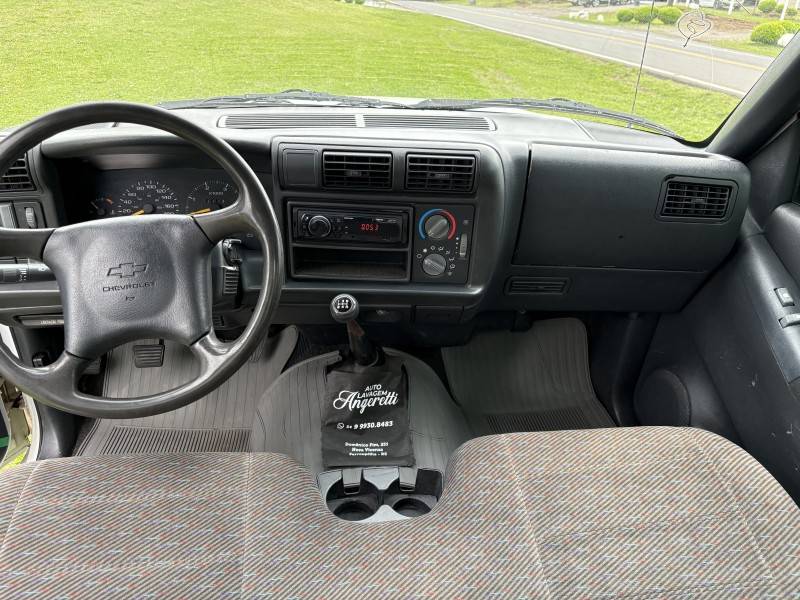 CHEVROLET - S10 - 1996/1996 - Branca - R$ 35.000,00