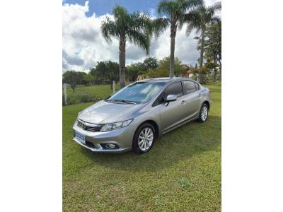 HONDA - CIVIC - 2013/2014 - Cinza - R$ 73.000,00