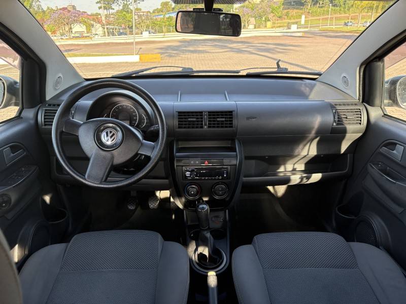 VOLKSWAGEN - FOX - 2009/2010 - Cinza - R$ 33.500,00