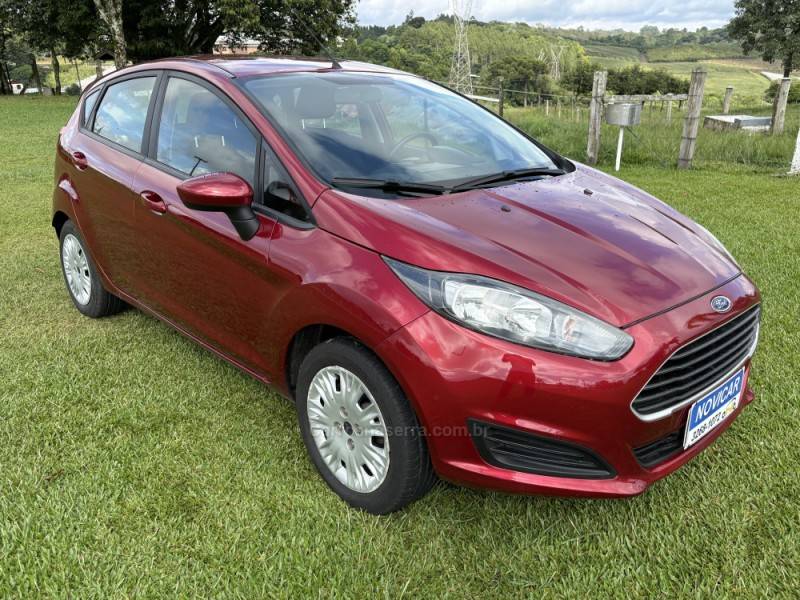 FORD - FIESTA - 2014/2014 - Vermelha - R$ 45.500,00