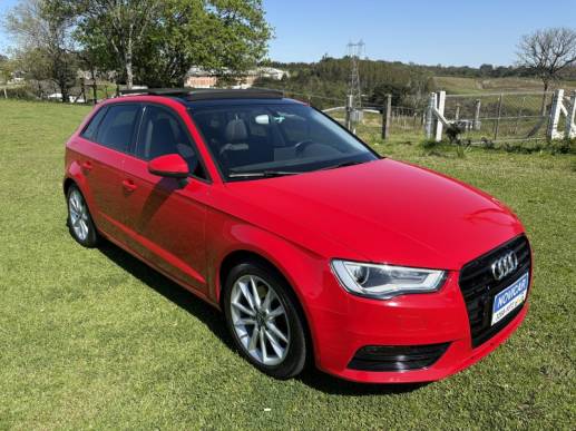 AUDI - A3 - 2014/2015 - Vermelha - R$ 90.000,00