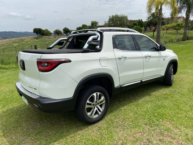 FIAT - TORO - 2017/2017 - Branca - R$ 95.000,00