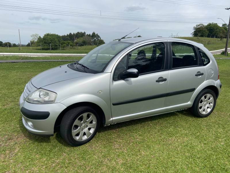 CITROËN - C3 - 2007/2008 - Prata - R$ 24.500,00