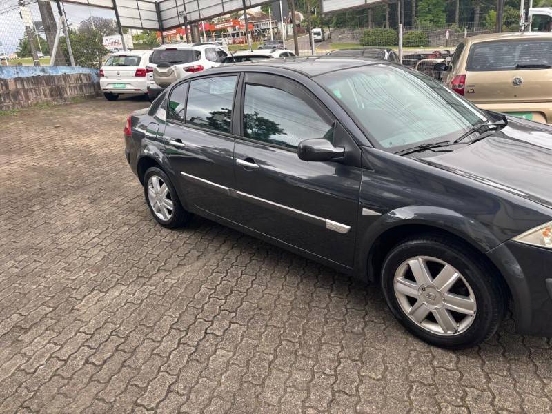 RENAULT - MÉGANE - 2006/2007 - Cinza - R$ 17.900,00