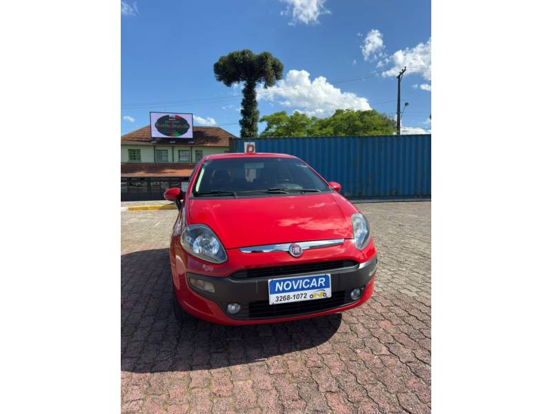 FIAT - PUNTO - 2014/2014 - Vermelha - R$ 42.000,00
