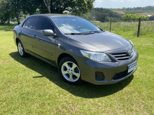 TOYOTA - COROLLA - 2013/2014 - Cinza - R$ 68.000,00