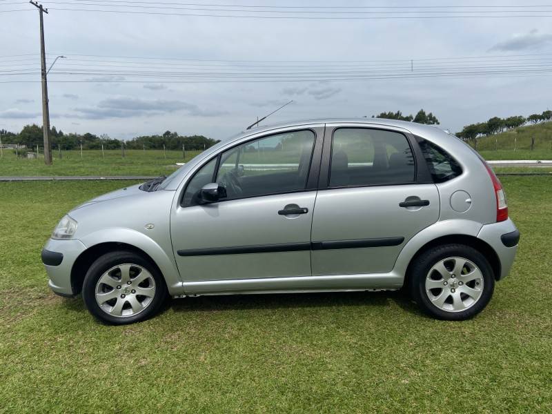 CITROËN - C3 - 2007/2008 - Prata - R$ 24.500,00