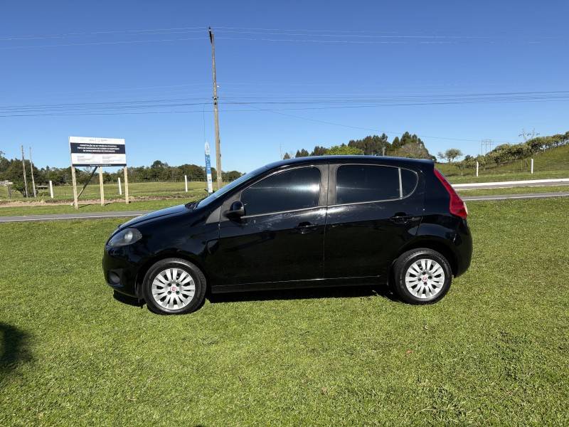 FIAT - PALIO - 2012/2013 - Preta - R$ 33.000,00