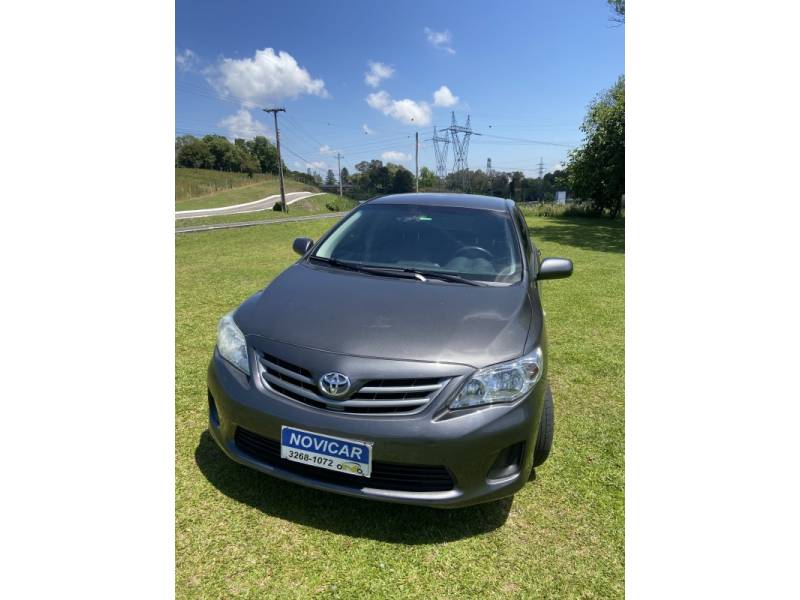 TOYOTA - COROLLA - 2013/2014 - Cinza - R$ 68.000,00