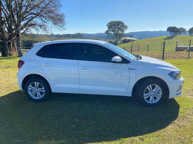 VOLKSWAGEN - POLO - 2020/2020 - Branca - R$ 79.900,00