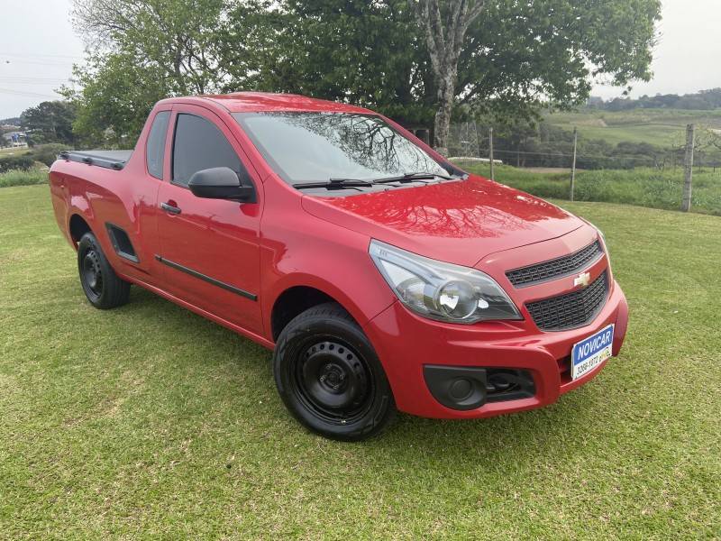 CHEVROLET - MONTANA - 2013/2013 - Vermelha - R$ 42.900,00