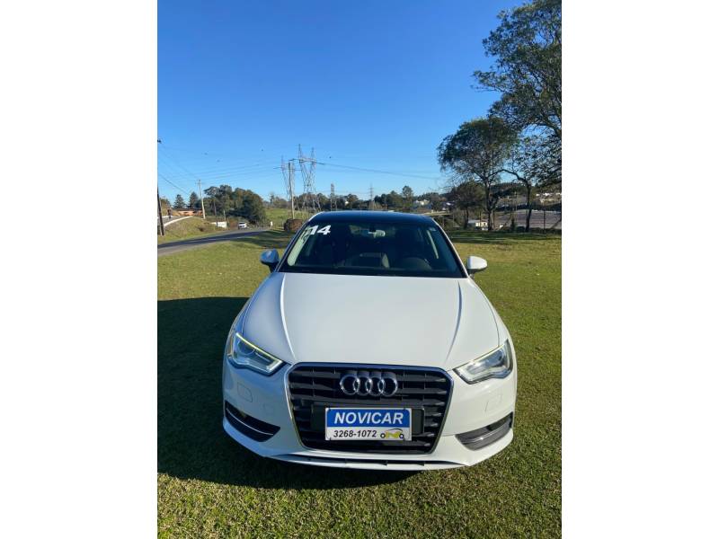 AUDI - A3 - 2013/2014 - Branca - R$ 91.000,00