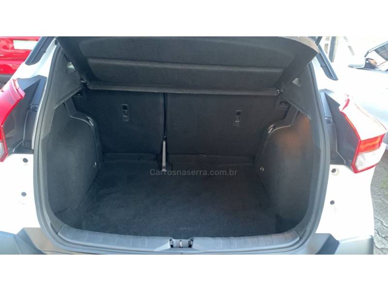NISSAN - KICKS - 2018/2019 - Branca - R$ 75.000,00