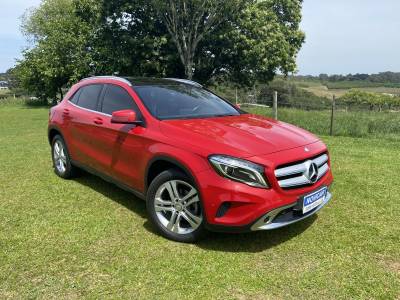 MERCEDES-BENZ - GLA 200 - 2015/2016 - Vermelha - R$ 149.000,00