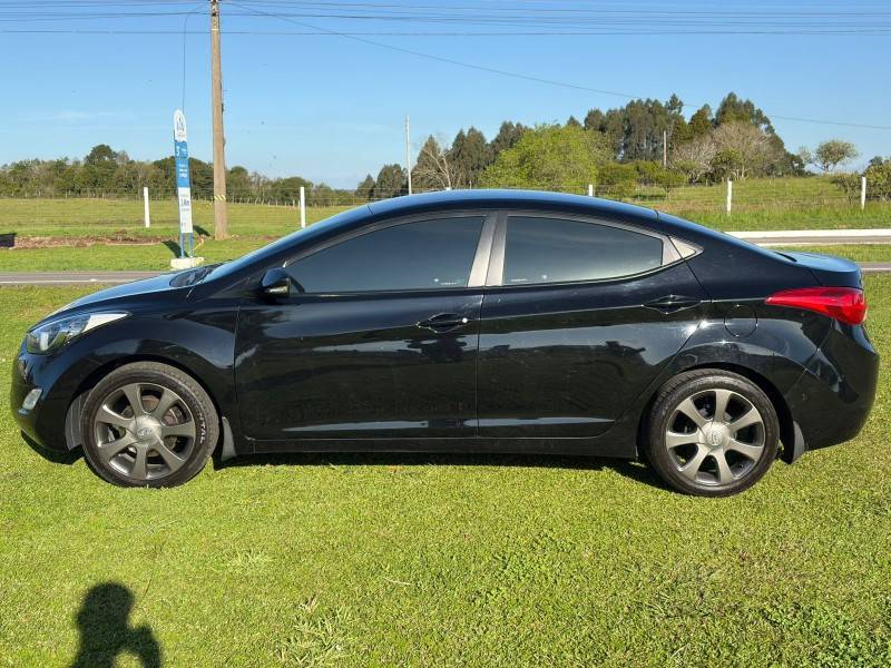 HYUNDAI - ELANTRA - 2011/2012 - Preta - R$ 58.000,00