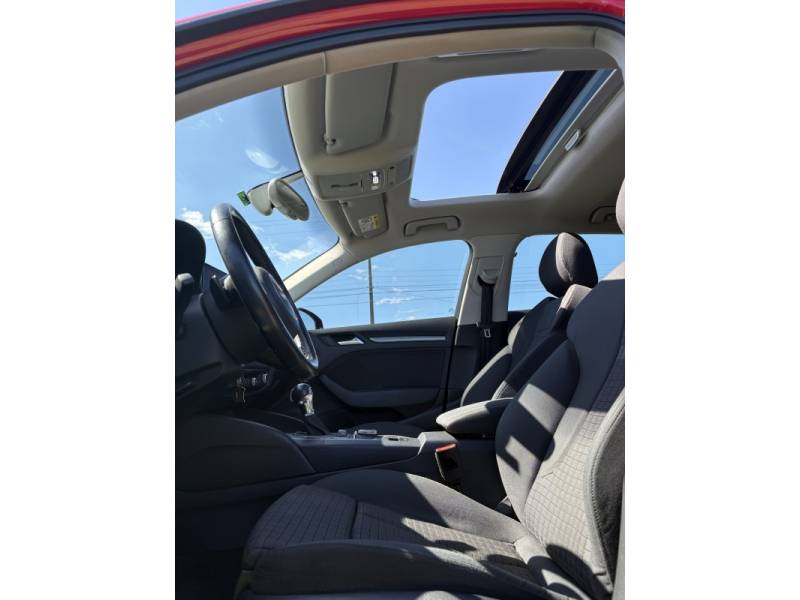 AUDI - A3 - 2014/2015 - Vermelha - R$ 90.000,00
