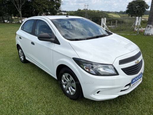 CHEVROLET - ONIX - 2019/2019 - Branca - R$ 54.000,00