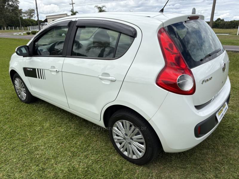 FIAT - PALIO - 2013/2014 - Branca - R$ 35.000,00