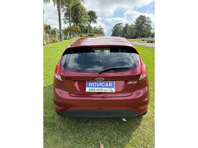 FORD - FIESTA - 2014/2014 - Vermelha - R$ 45.500,00