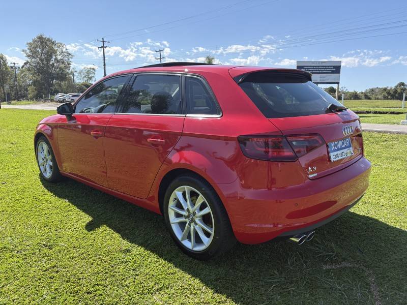 AUDI - A3 - 2014/2015 - Vermelha - R$ 90.000,00