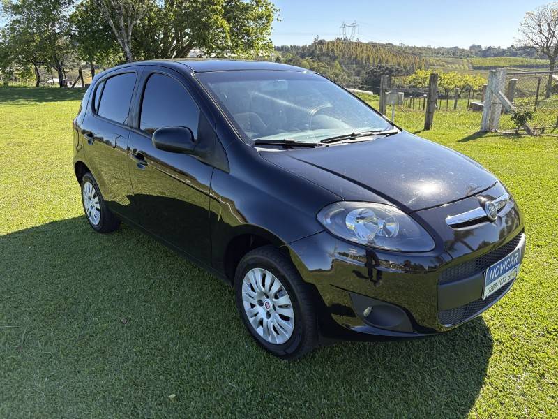 FIAT - PALIO - 2012/2013 - Preta - R$ 33.000,00