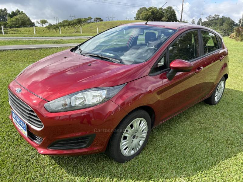 FORD - FIESTA - 2014/2014 - Vermelha - R$ 45.500,00