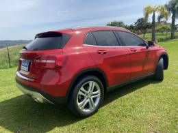 MERCEDES-BENZ - GLA 200 - 2015/2016 - Vermelha - R$ 149.000,00