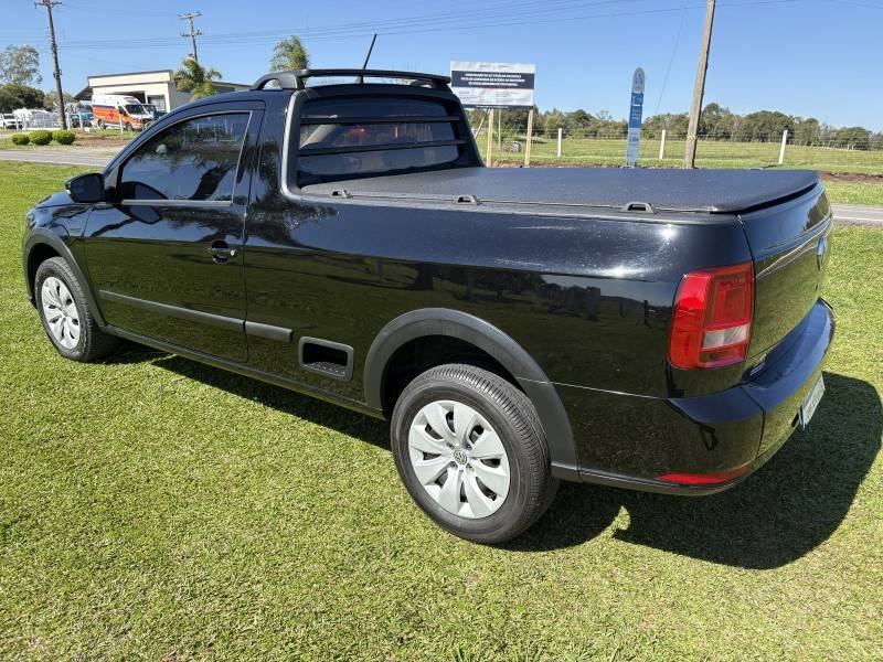 VOLKSWAGEN - SAVEIRO - 2017/2018 - Preta - R$ 61.000,00