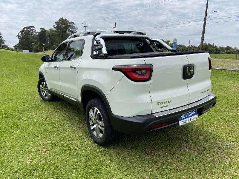 FIAT - TORO - 2017/2017 - Branca - R$ 95.000,00