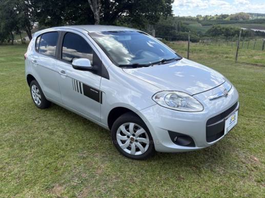 FIAT - PALIO - 2013/2014 - Prata - R$ 38.500,00