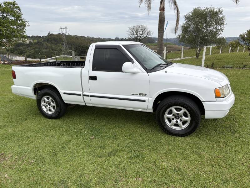 CHEVROLET - S10 - 1996/1996 - Branca - R$ 35.000,00