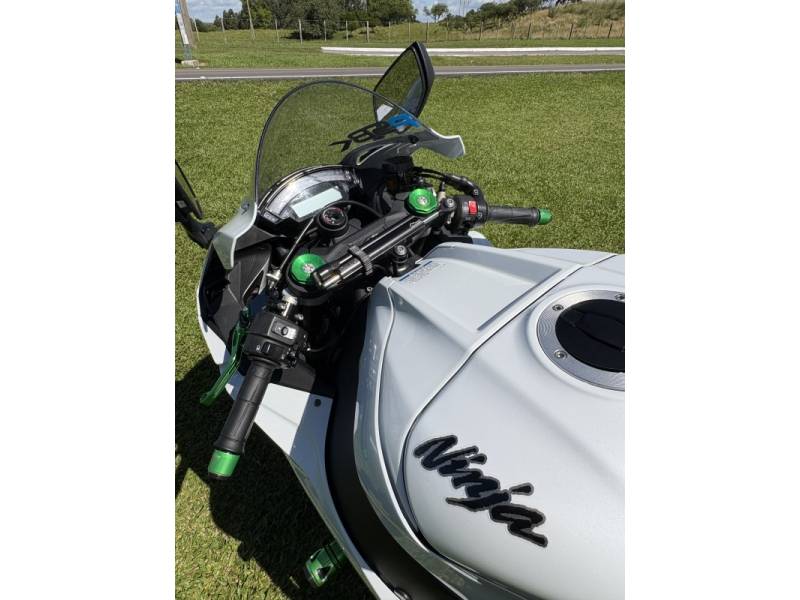 KAWASAKI - NINJA ZX-10R - 2019/2019 - Branca - R$ 68.000,00