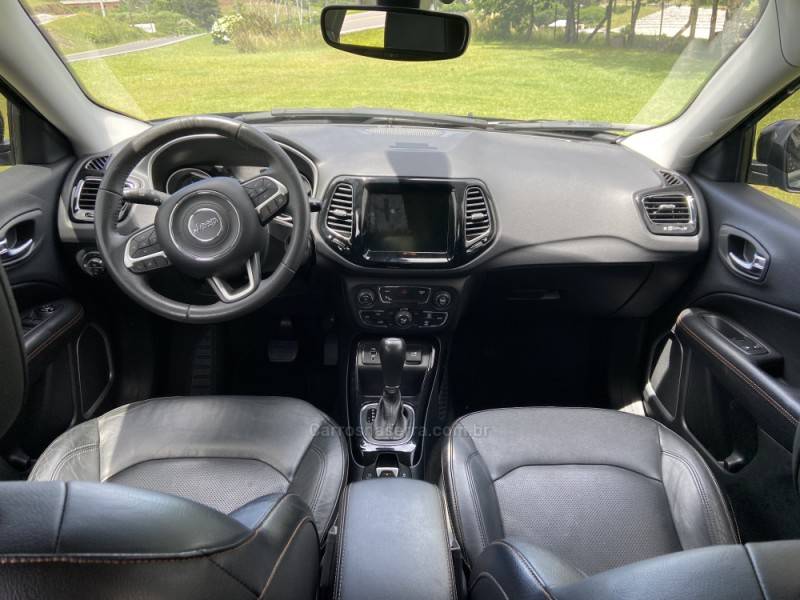 JEEP - COMPASS - 2017/2018 - Preta - R$ 107.000,00