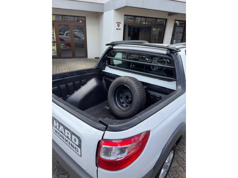 FIAT - STRADA - 2017/2018 - Branca - R$ 73.900,00