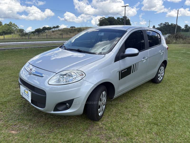 FIAT - PALIO - 2013/2014 - Prata - R$ 38.500,00