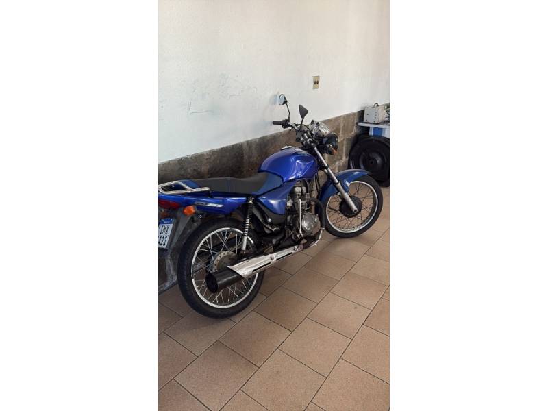 HONDA - CG 150 - 2004/2005 - Azul - R$ 7.300,00