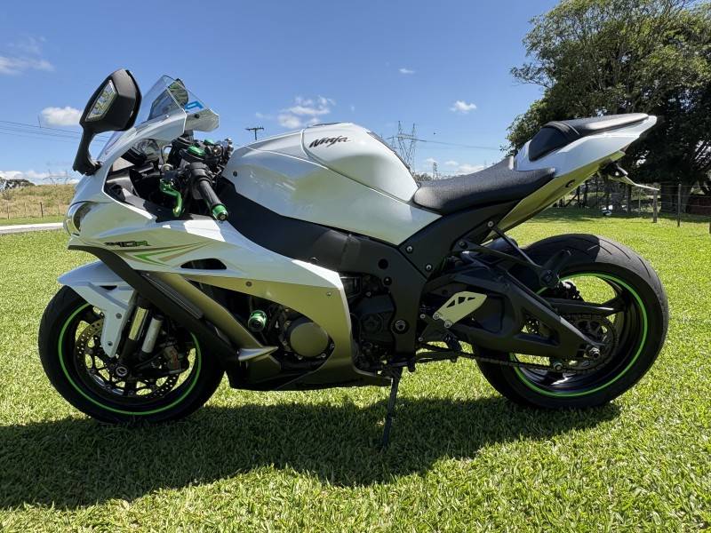 KAWASAKI - NINJA ZX-10R - 2019/2019 - Branca - R$ 68.000,00